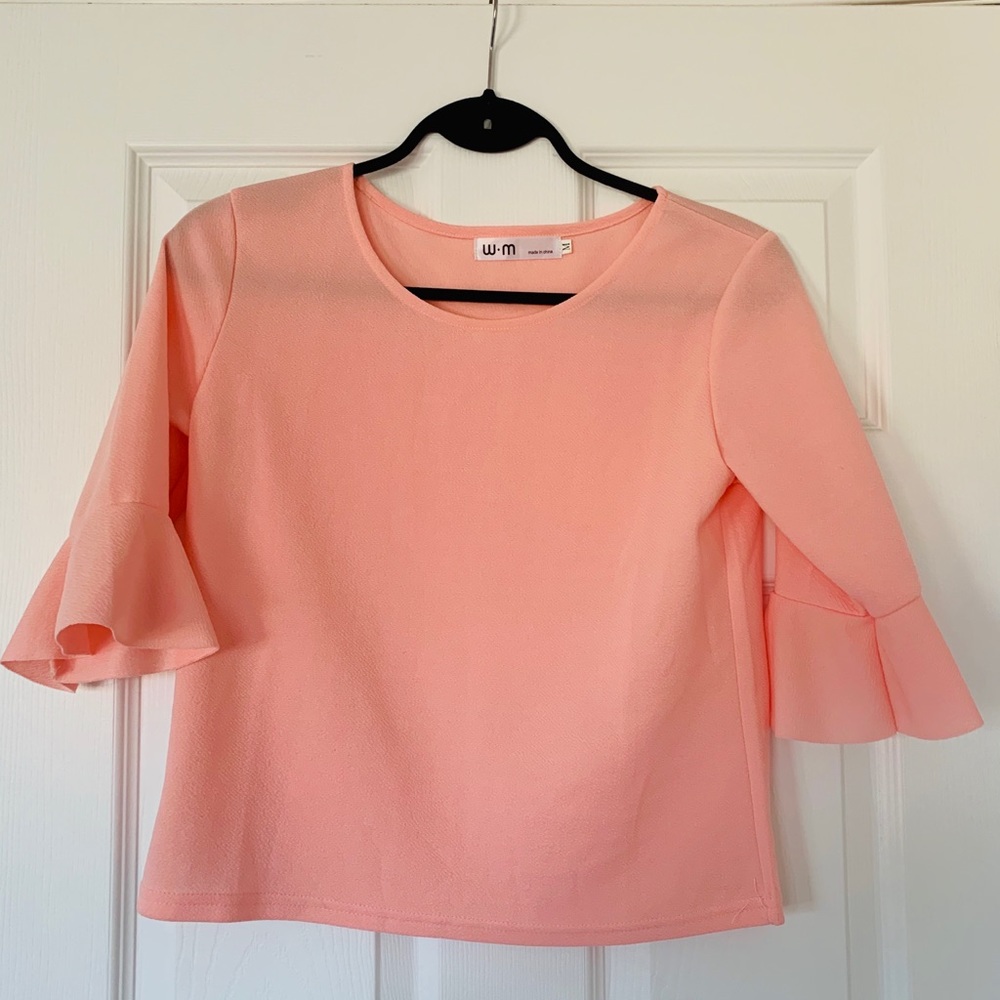 3 for $20 ⭐️ Pink Bell-sleeve top